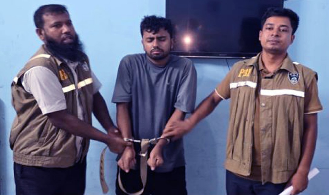 কুমিল্লায় মাকে কুপিয়ে হত্যার ঘটনায় ছেলে গ্রেপ্তার